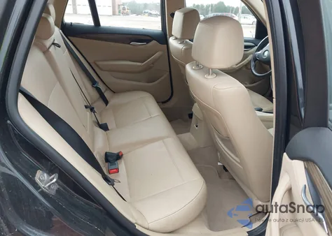 2013 BMW X1 xDrive28I z USA, uszkodzony, nr VIN WBAVL1C53DVR82882